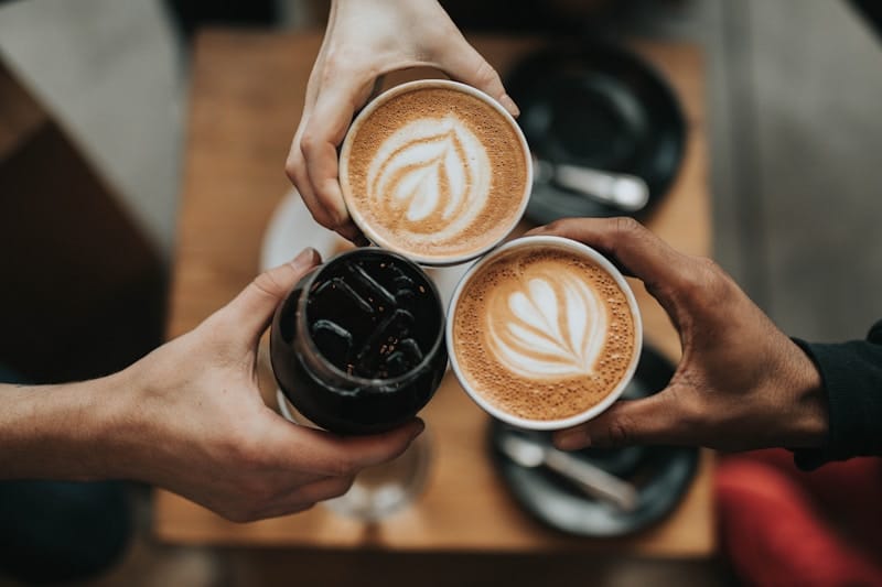 朝6時から開いてるスタバ、全部教えます ─ 早朝営業店舗まとめ